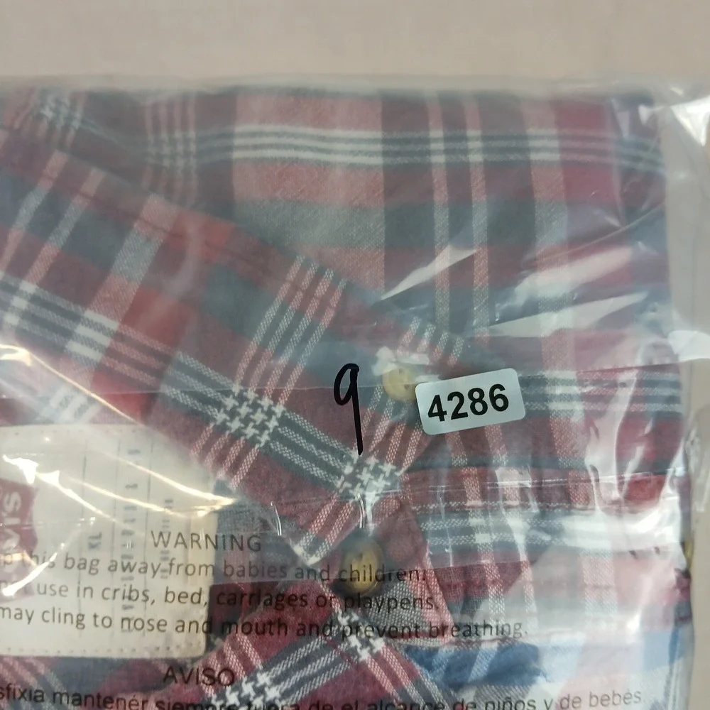 Levis XL Mens Shirt Chambray Short Sleeve 22x28 Plaid Casual‎ Fits A Medium